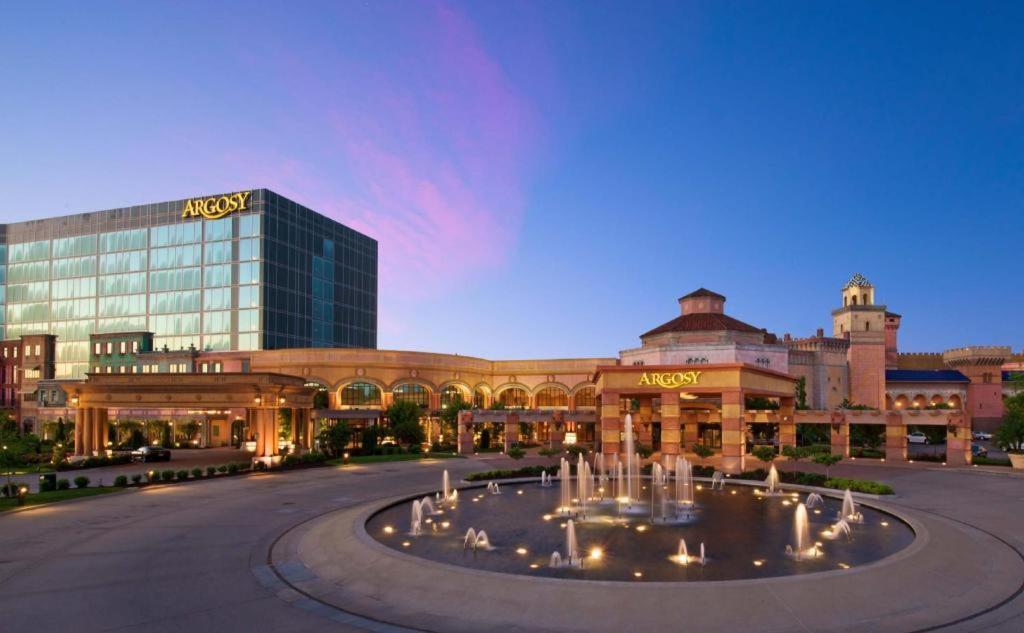 Argosy Casino Hotel & Spa Riverside Exterior photo
