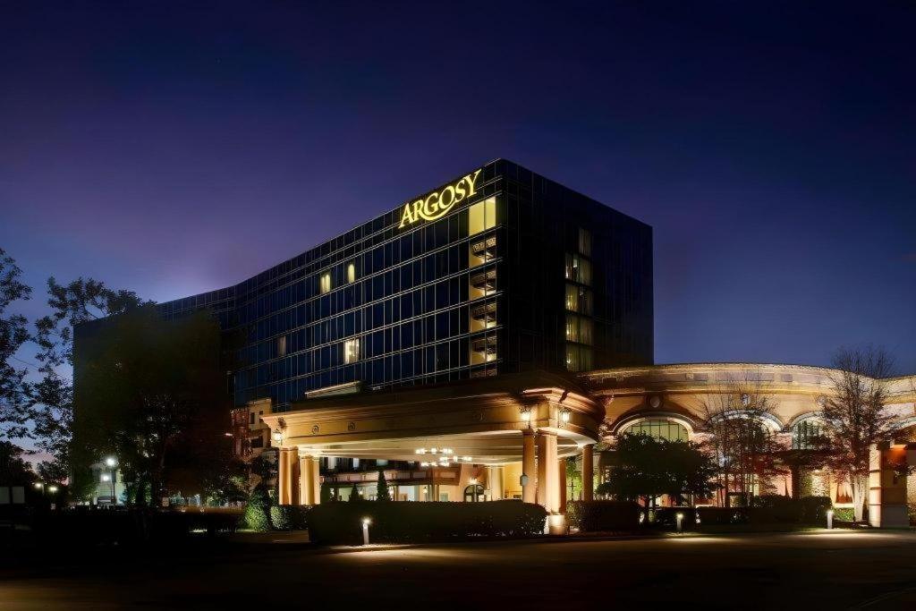 Argosy Casino Hotel & Spa Riverside Exterior photo