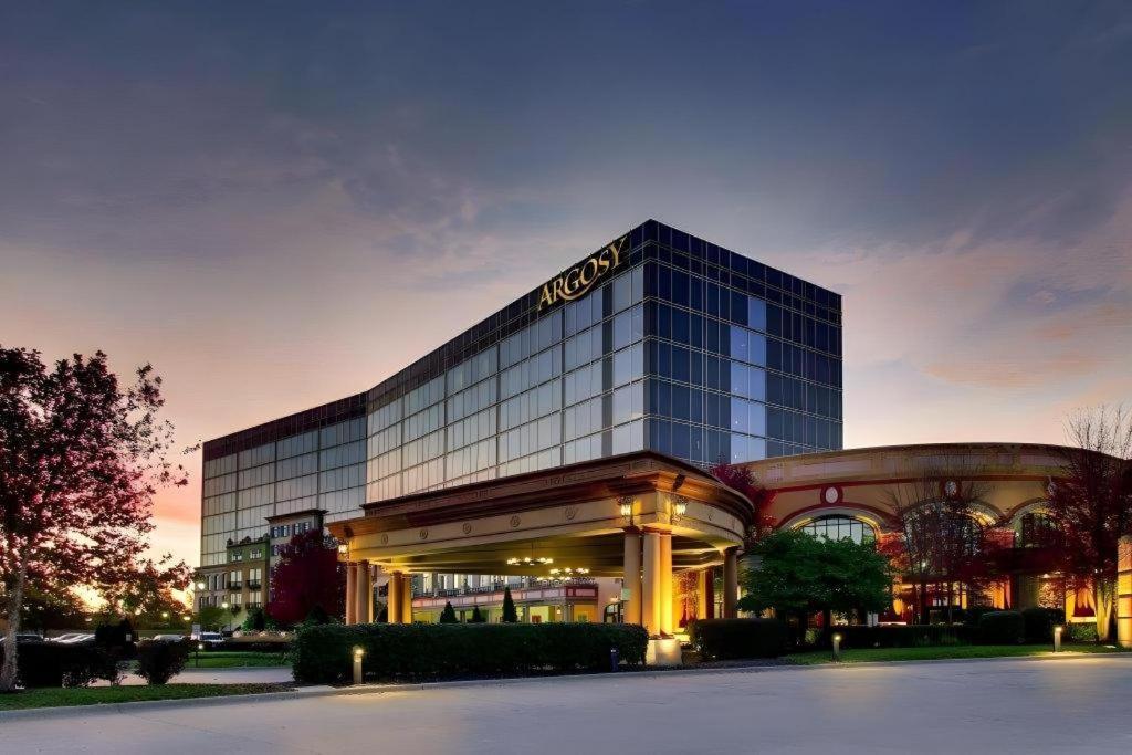 Argosy Casino Hotel & Spa Riverside Exterior photo